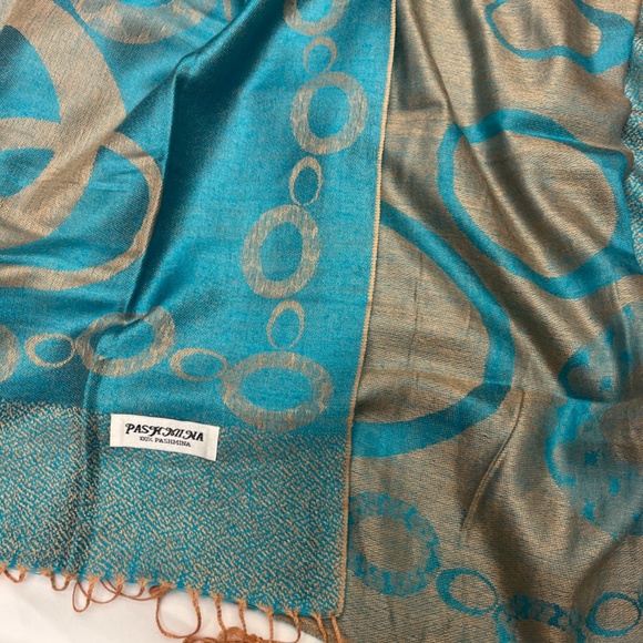New, Never Worn, Gorgeous Pashima Scarf. Reversible. 72” by 28”. - Picture 8 of 9
